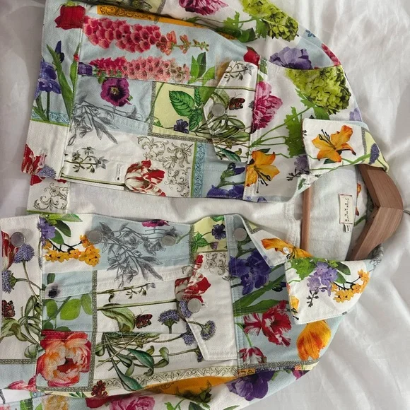 Alice and Olivia Chloe Boxy Cropped Denim Jacket - Picture 4 of 4